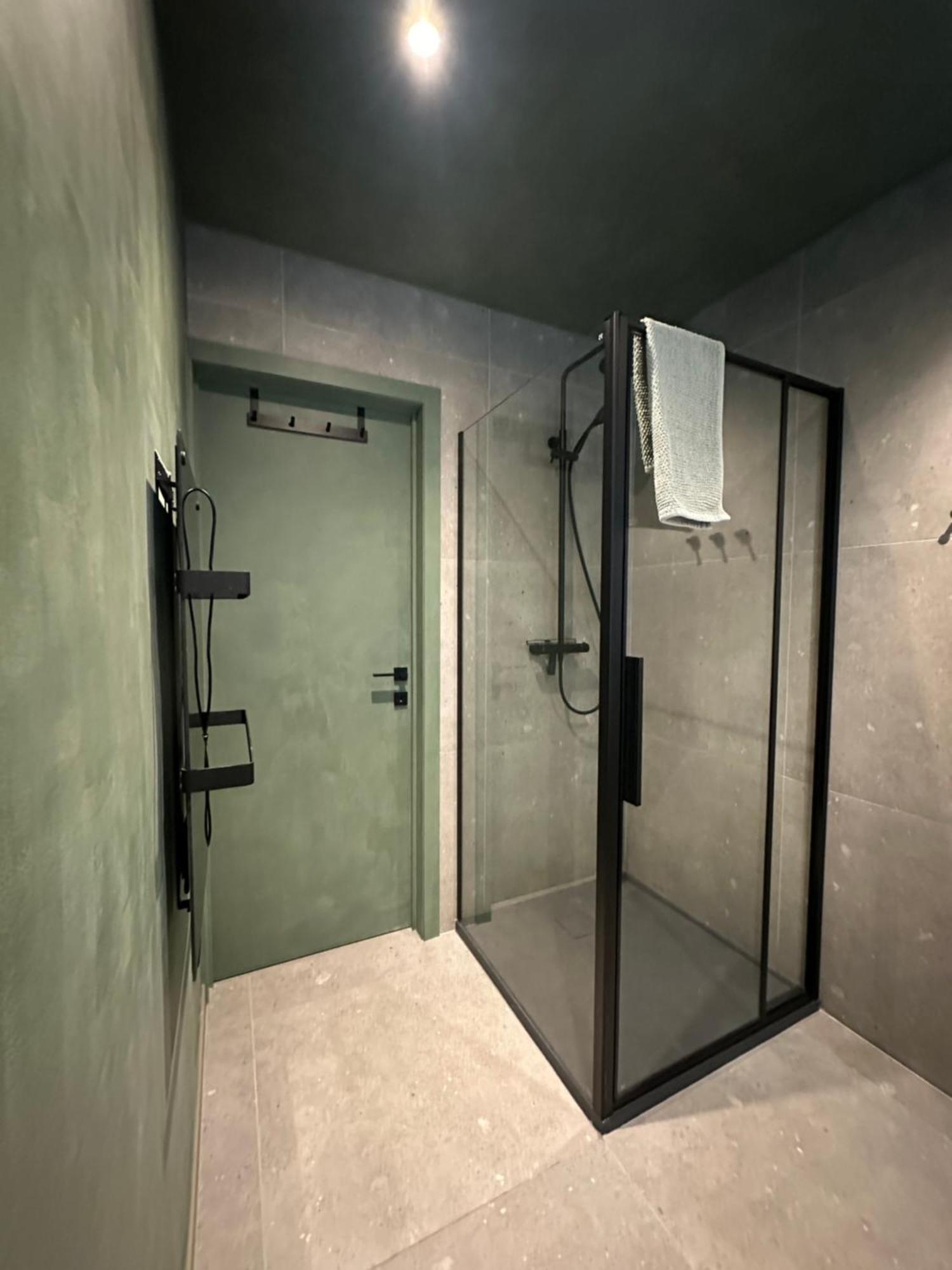 Studio By Aimee - 20M From The Beach & In City Centre! Oostende Bagian luar foto